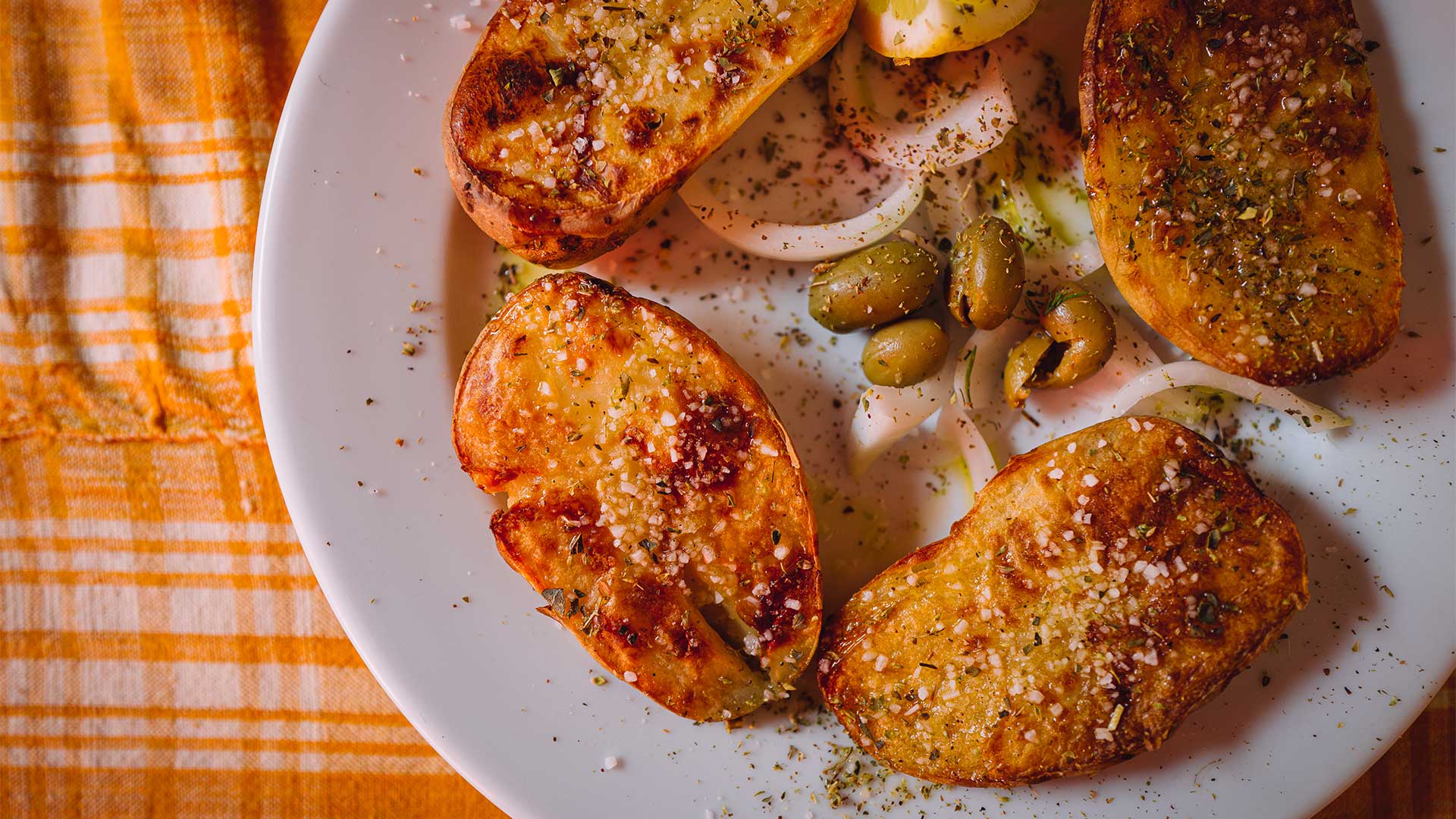 Καφενές του Καγιαμπή στο Ηράκλειο: ένας καφενές για στοχαστές, αγωνιστές και ρομαντικούς-4