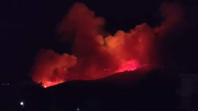 φωτιά-στο-όρος-πάικο-πιθανώς-από-κεραυ-563132887