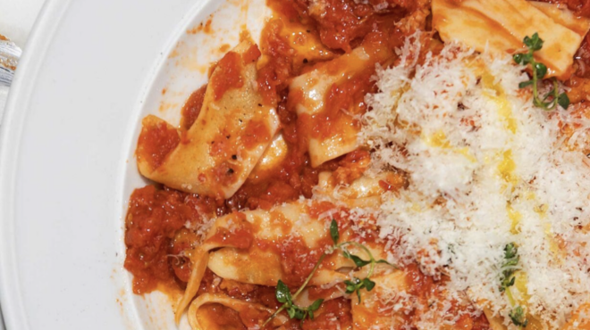 πέτουρα-λαδερά-με-ντομάτα-και-κεφαλοτ-563117473