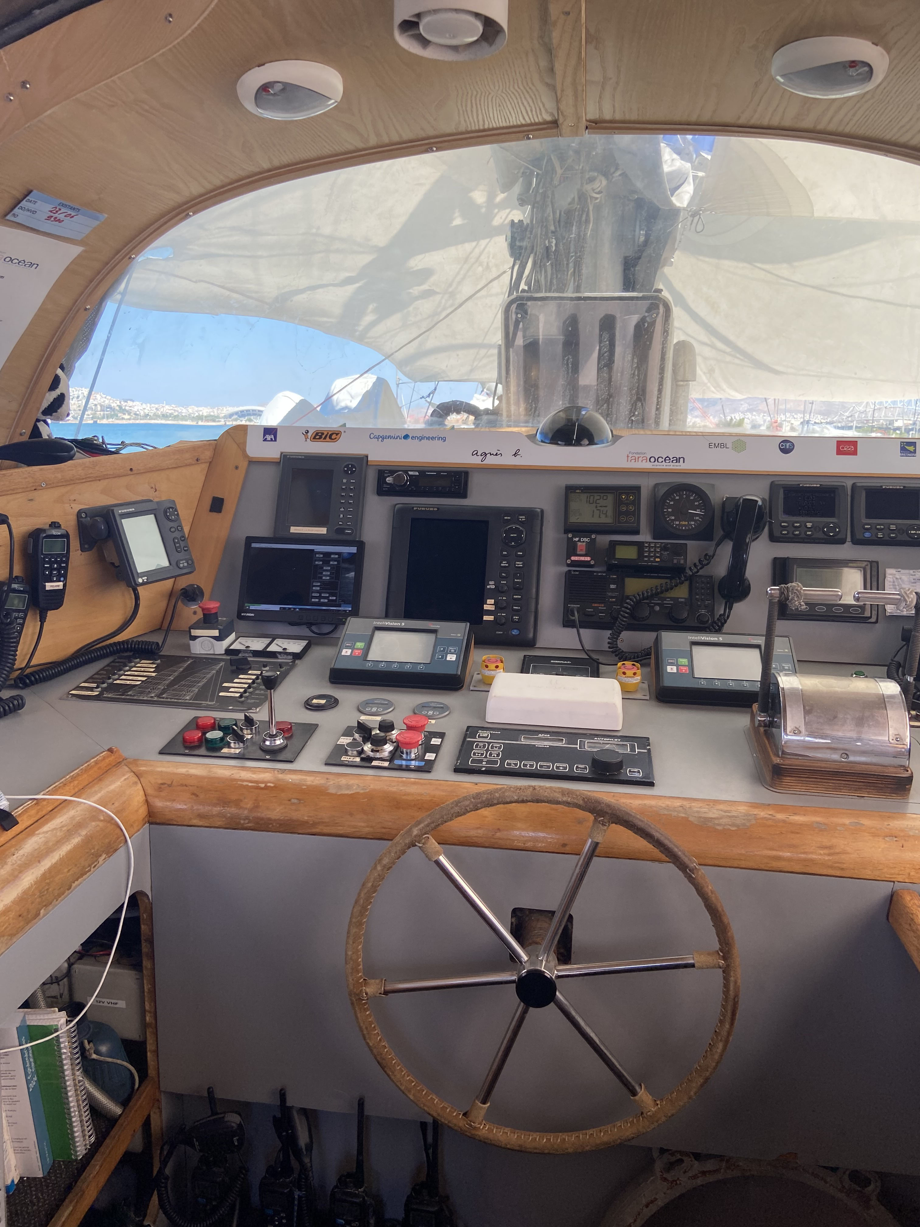 Ενα πλωτό «κουκούτσι ελιάς» ερευνά τις ελληνικές ακτές-2