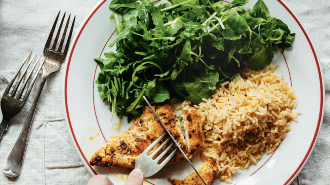 πικάντικο-κοτόπουλο-στη-σχάρα-563145334