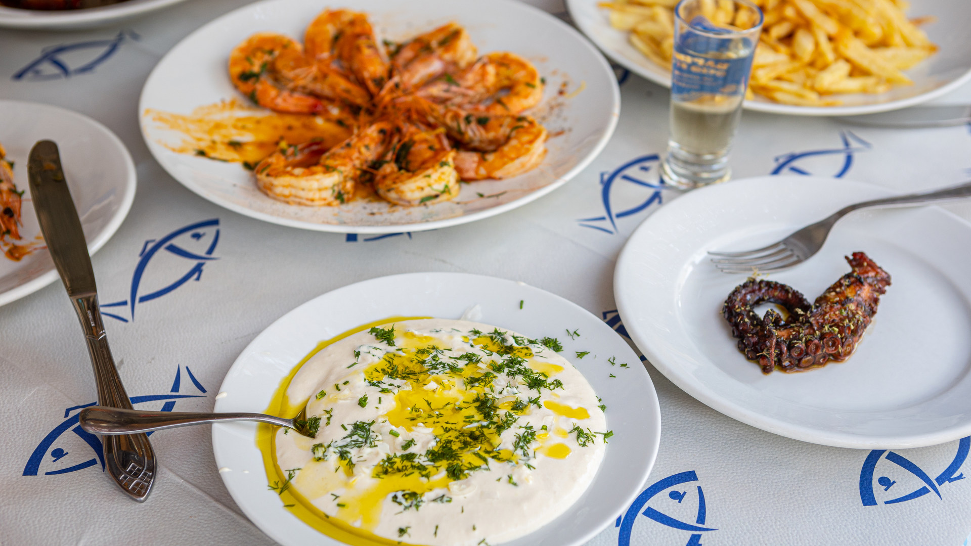 Ψαροκαστέλλα: Από κουζίνα μια σταλιά βγαίνουν πιάτα «τεράστια»-4