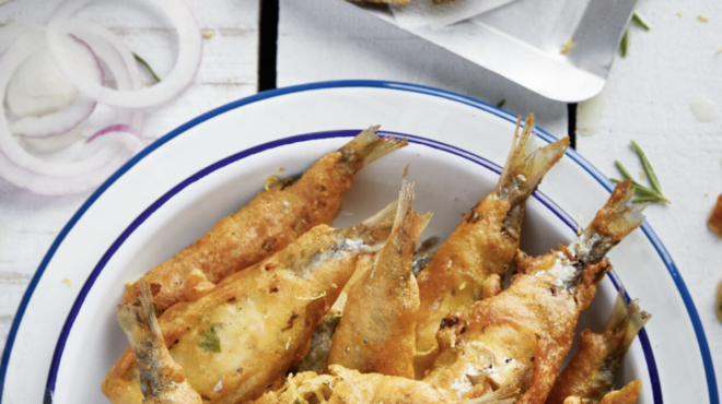 σαρδέλες-παντρεμένες-τηγανητές-563104168