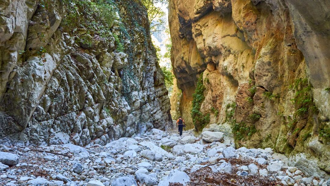3-φαράγγια-της-πελοποννήσου-που-πρέπει-563104213