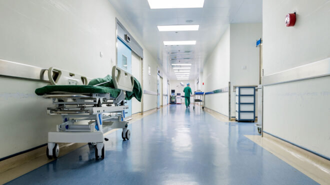 ασθενής-υπέστη-έγκαυμα-από-θερμαινόμ-563138023