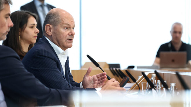 σολτς-πολύ-πιθανό-η-κάμαλα-χάρις-να-κ-563141581