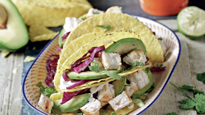 tacos-με-πικάντικο-φιλέτο-ψαριού-563141659