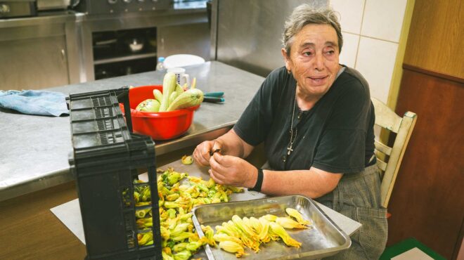 ανάφη-στην-ταβέρνα-της-παπαδιάς-στον-ρ-563107987