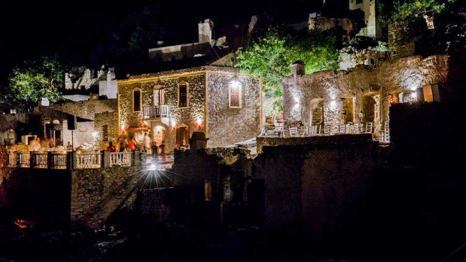 Μπαλκόνι στο Αιγαίο: 8 μπαρ στα νησιά με απαράμιλλη θέα-1