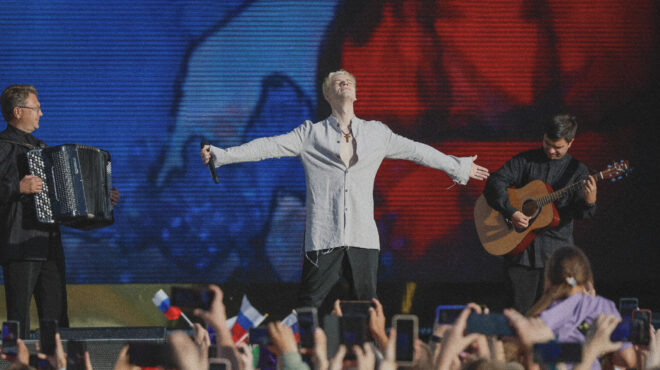 από-το-x-factor-στην-αυλή-του-κρεμλίνου-563141872