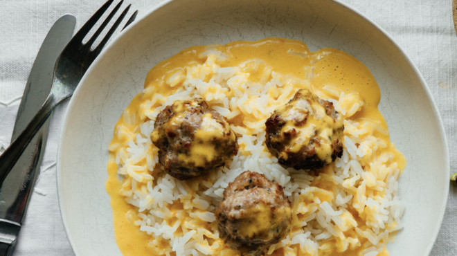 χοιρινά-κεφτεδάκια-με-σάλτσα-πορτοκά-563143480