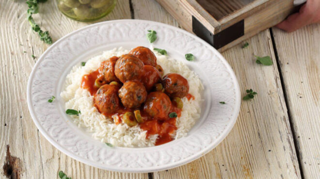 κοκκινιστά-κεφτεδάκια-μακάλο-με-πρ-563178508