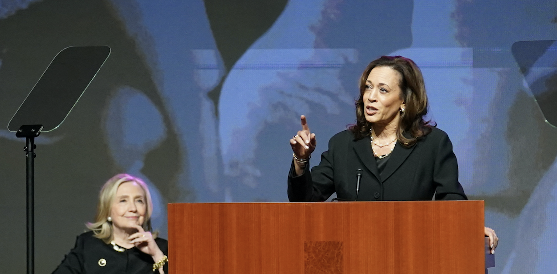 Χίλαρι Κλίντον – Κάμαλα Χάρις: Από αντίπαλες…. ενωμένες ενάντια στον Τραμπ-2