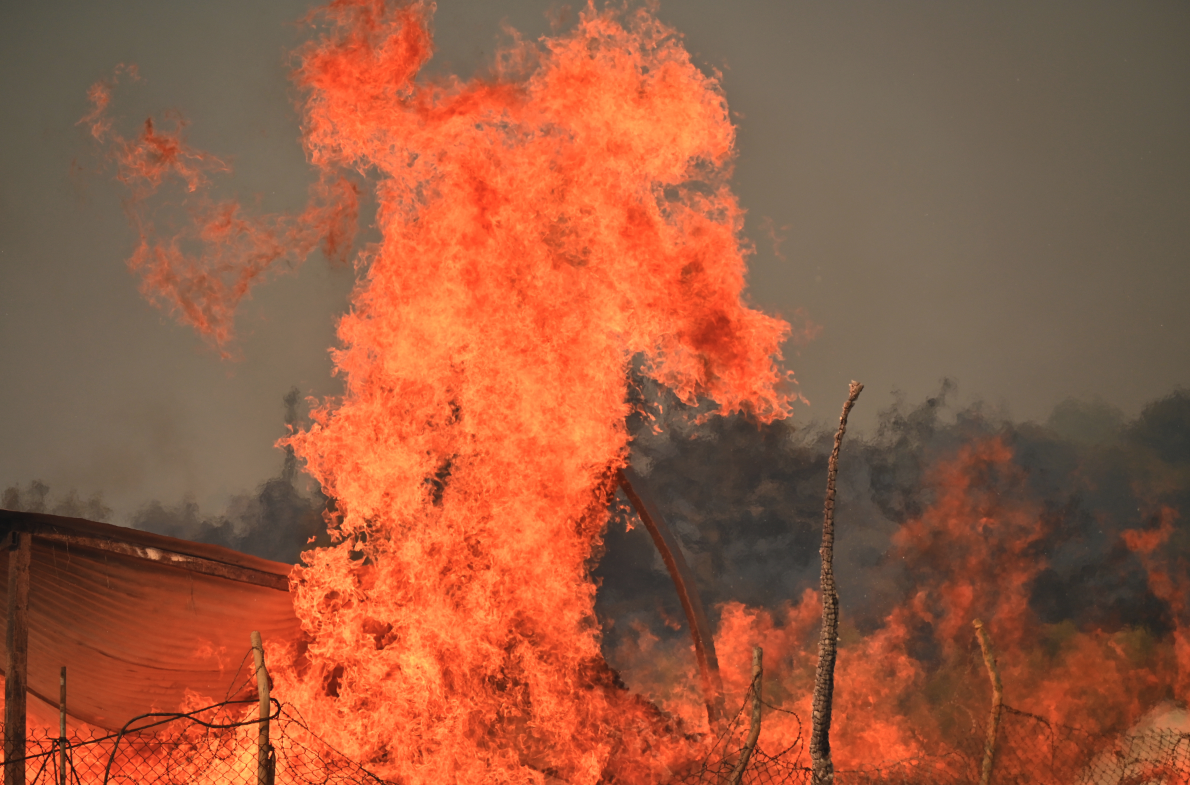 Πύρινη κόλαση για δεύτερη νύχτα στην Αττική-2