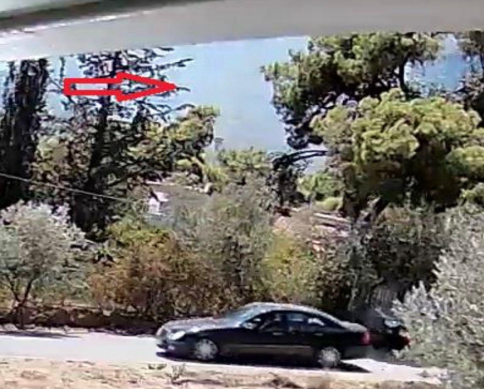 Γλυκά νερά: Φωτογραφίες από το αυτοκίνητο του 80χρονου που κατηγορείται για 4 φωτιές-1