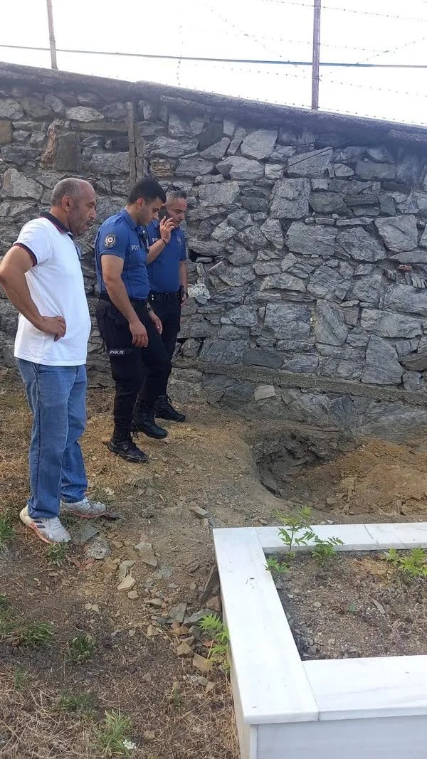 Τουρκία: Βεβήλωσαν ορθόδοξο κοιμητήριο στην Κωνσταντινούπολη-1