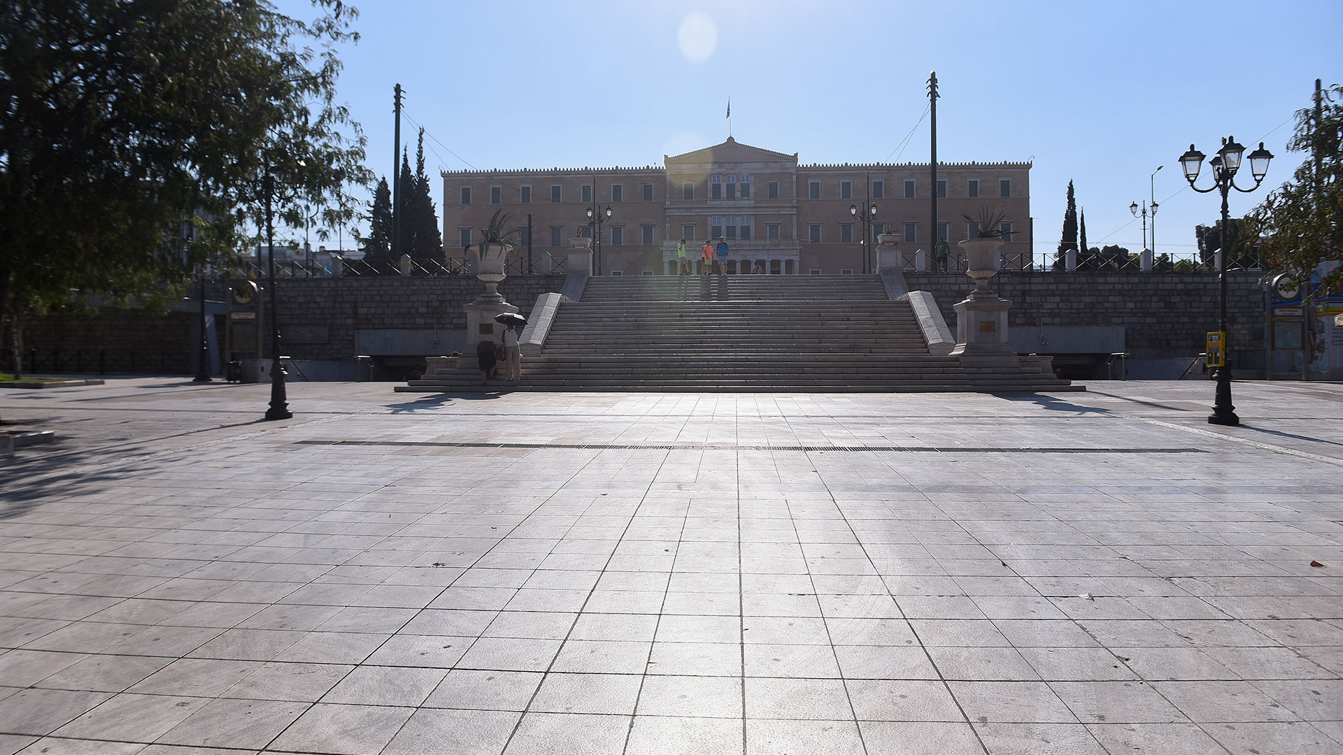 Δεκαπενταύγουστος: Η άδεια Αθήνα μέσα από δέκα κλικ-1