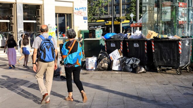 επιχείρηση-καθαρή-πόλη-με-περιπολί-563192569