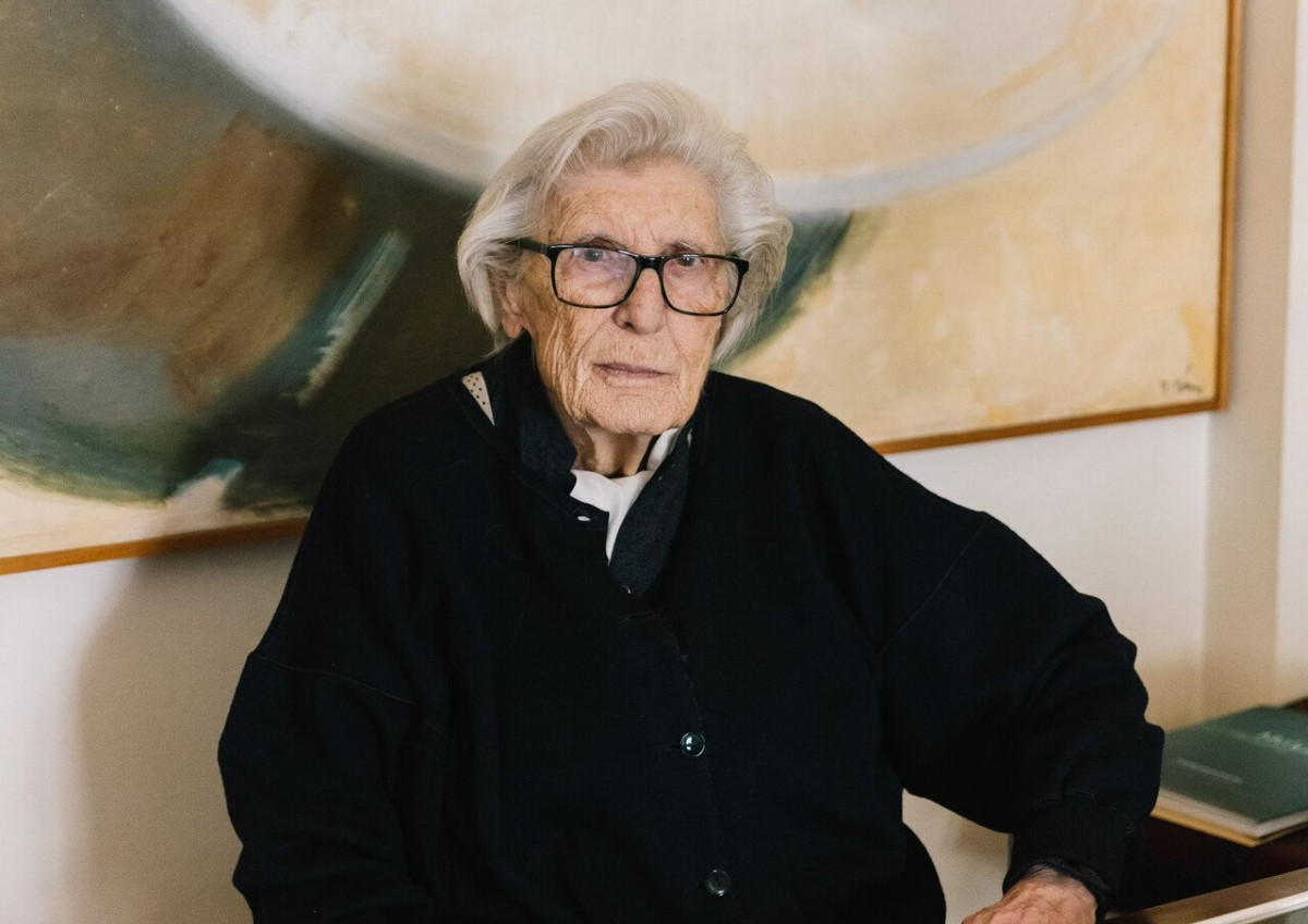 Τζούλια Δημακοπούλου. Διδάσκοντας την τέχνη της αξιοπρέπειας και της δοτικότητας-2