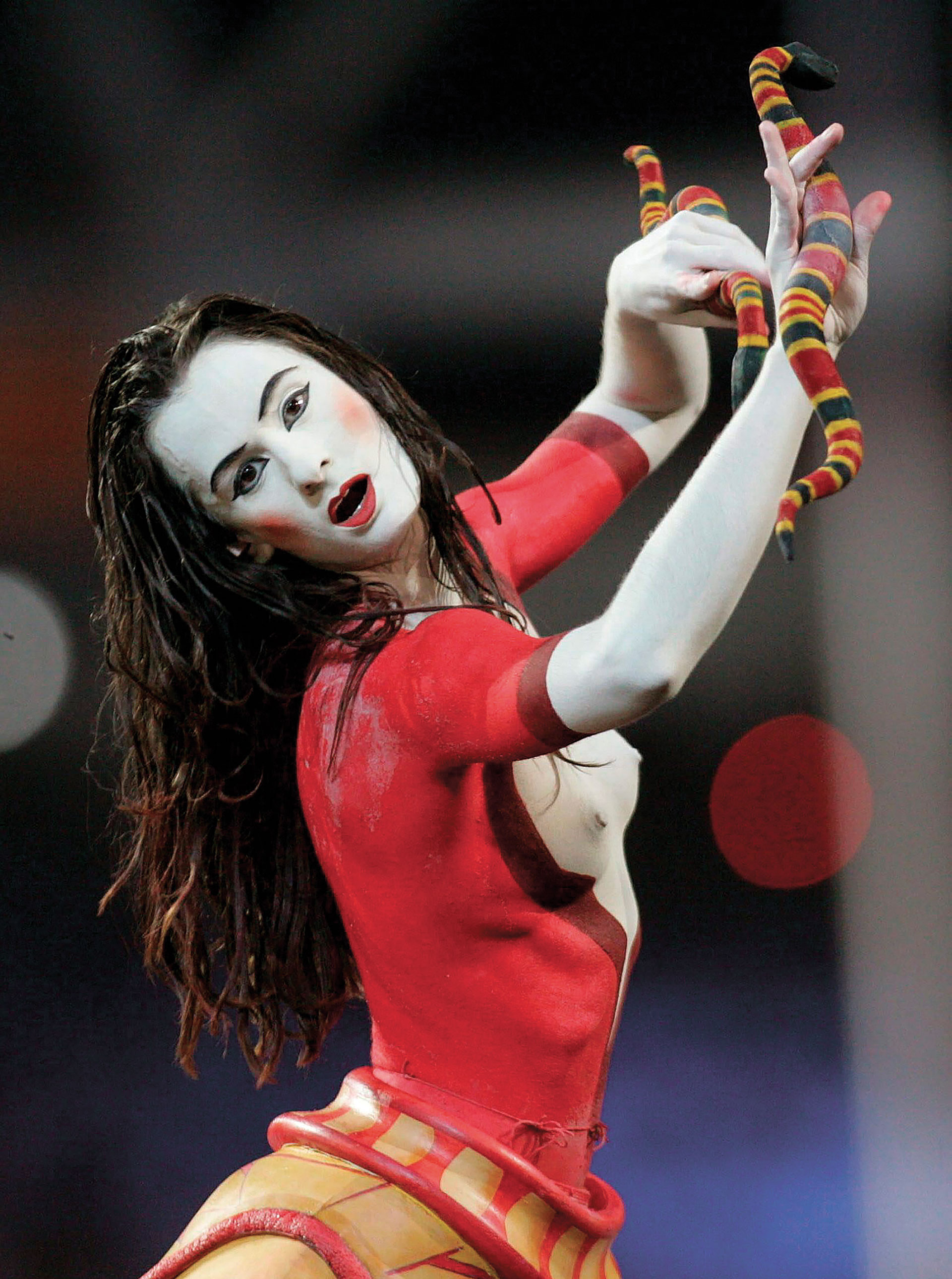 Φαντασμαγορία ή προπαγάνδα;-1