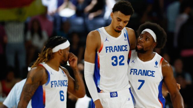 ο-εξωγήινος-κόντρα-στους-πλανητάρχες-563168428