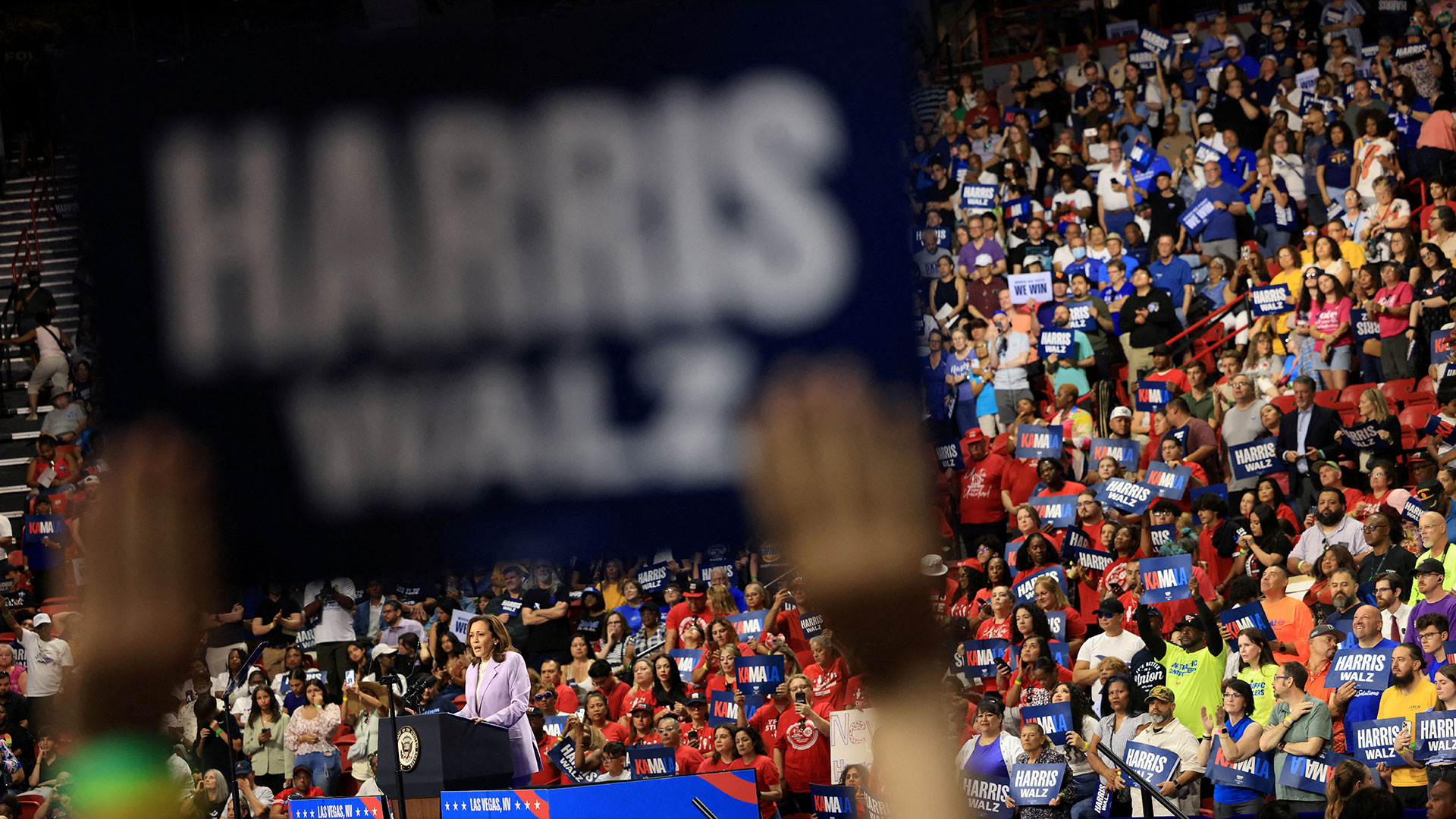 Η Κάμαλα Χάρις «κλειδώνει» τις περισσότερες κρίσιμες πολιτείες-1