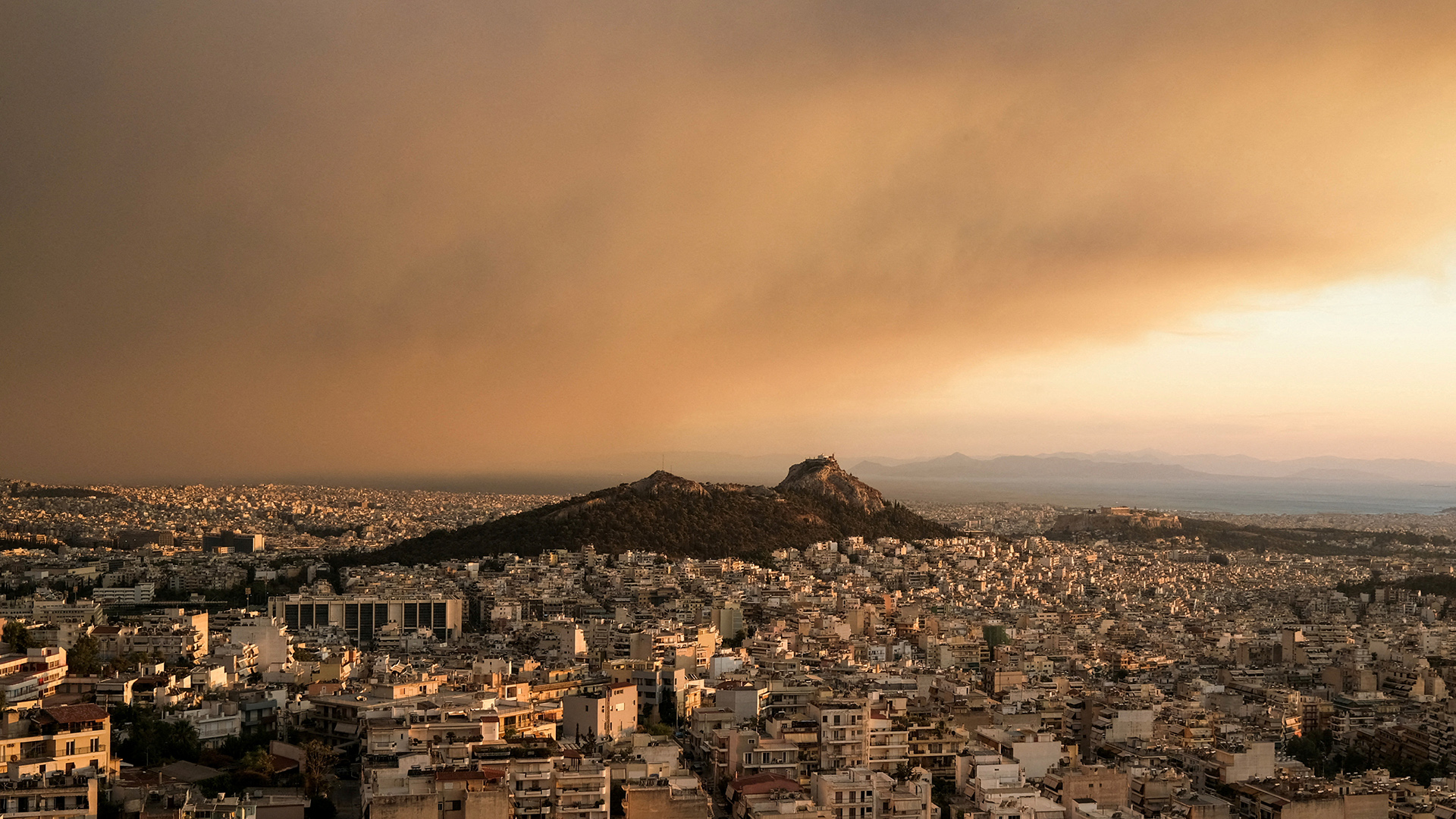 Φωτιά στον Βαρνάβα: Ολονύχτια μάχη με τις φλόγες – Ωρες αγωνίας για τους κατοίκους-7