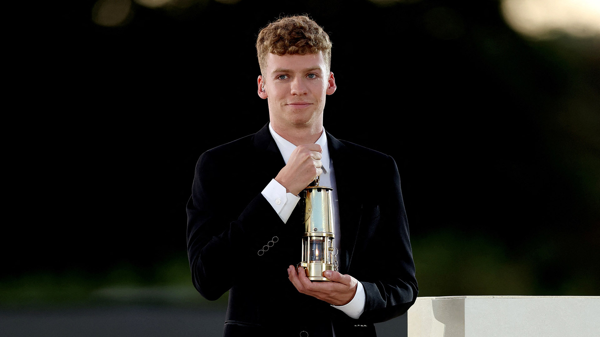 Εσβησε η Φλόγα στην Πόλη του Φωτός – Εικόνες και βίντεο από την τελετή λήξης-4