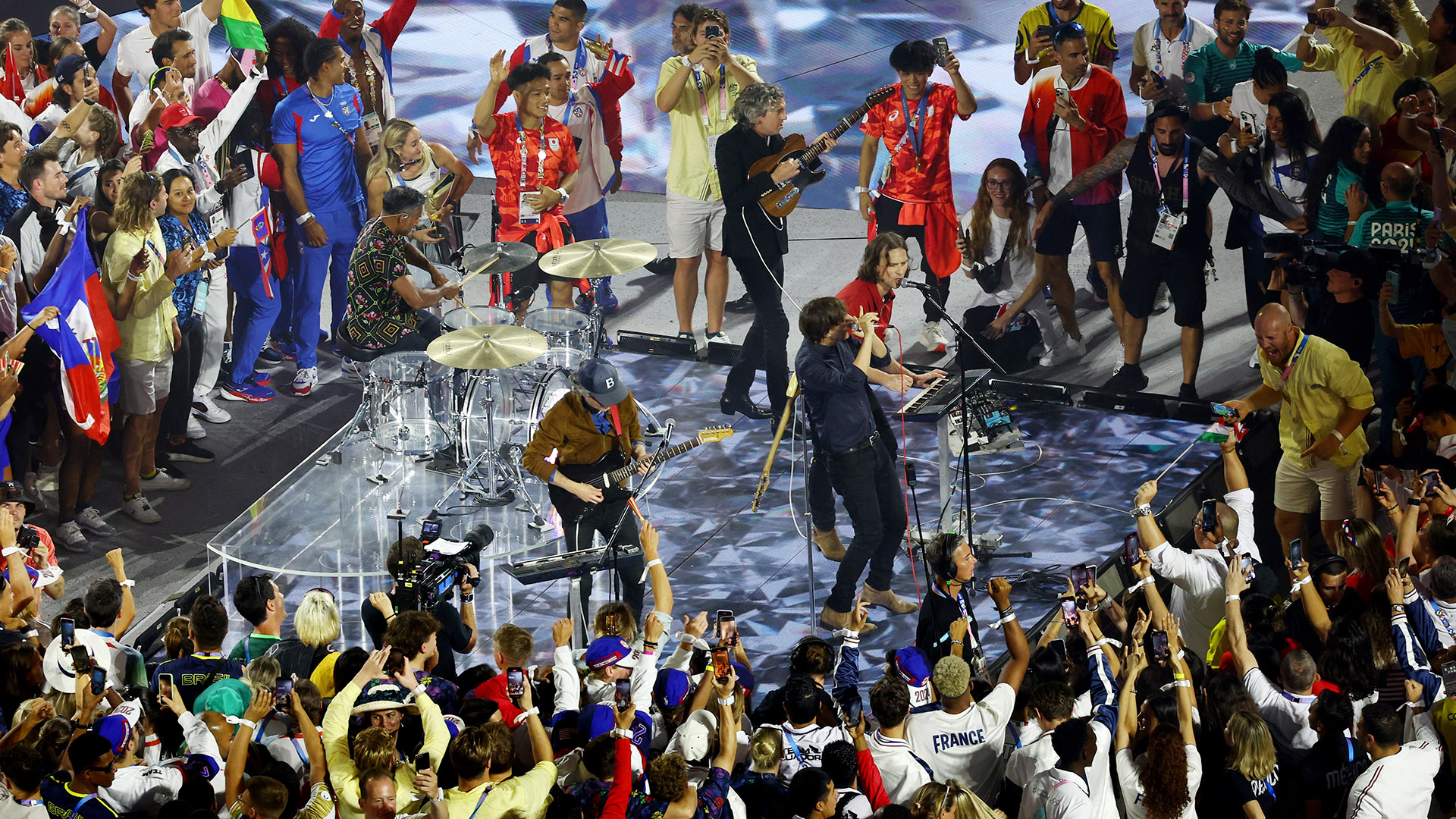 Εσβησε η Φλόγα στην Πόλη του Φωτός – Εικόνες και βίντεο από την τελετή λήξης-8