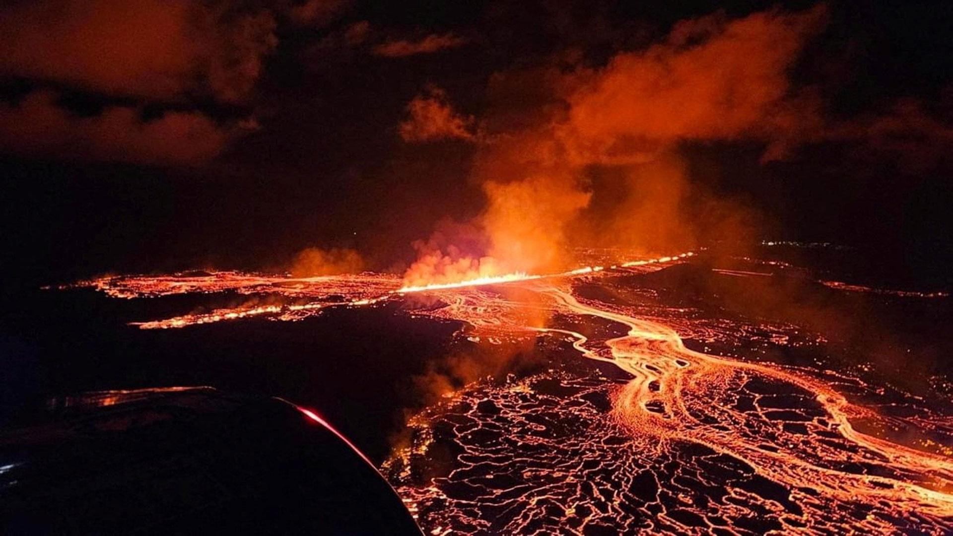 Ισλανδία: Φόβοι για ατμοσφαιρική ρύπανση μετά την έκρηξη ηφαιστείου-2