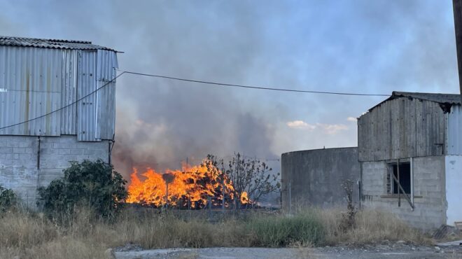 λάρισα-μαίνεται-η-φωτιά-σε-χώρο-επιχεί-563172991