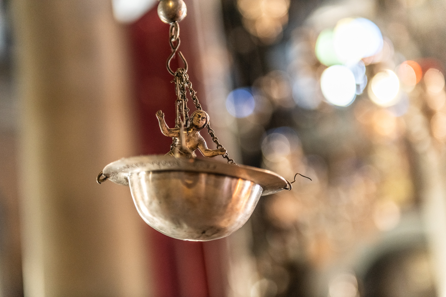 Σμιλεύοντας τα τάματα της Μεγαλόχαρης: Τα ασημοκάραβα, το λυχνάρι, οι πνεύμονες-3