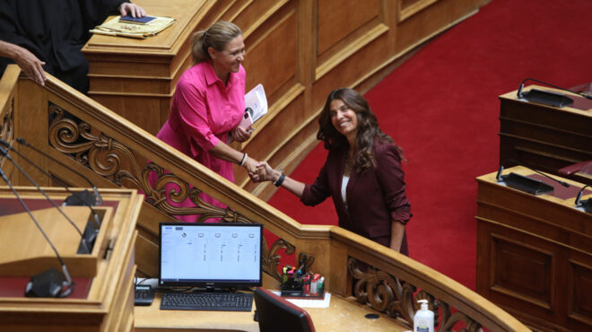 συριζα-ορκίστηκε-βουλευτής-η-πόπη-τσα-563195083