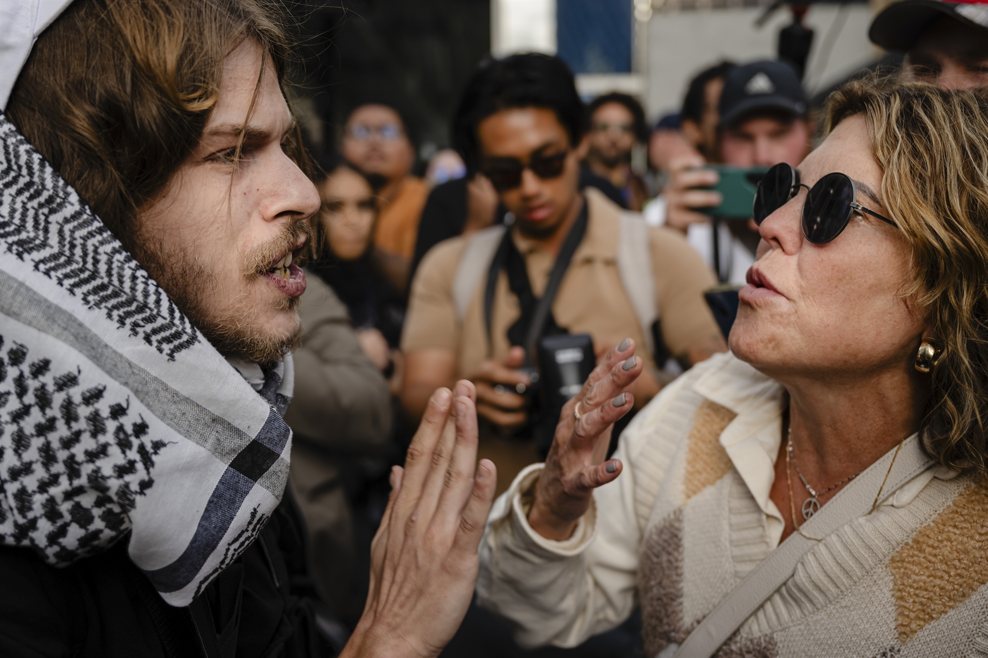 Πανηγυρικό χρίσμα πριν από το ναρκοπέδιο-4