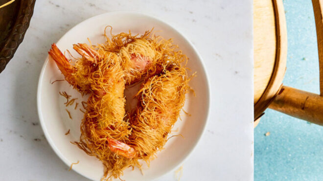 γαρίδες-στο-τηγάνι-τυλιγμένες-σε-φύλλ-563177980