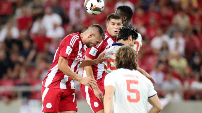 κανείς-δεν-έχει-εύκολο-έργο-563189410