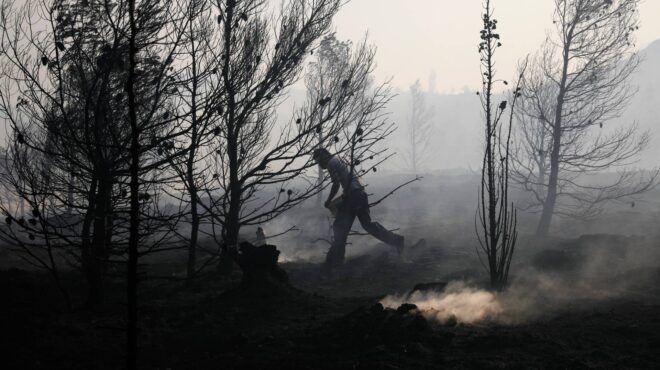 πυρκαγιές-οδηγίες-από-τον-ιατρικό-σύλ-563169511