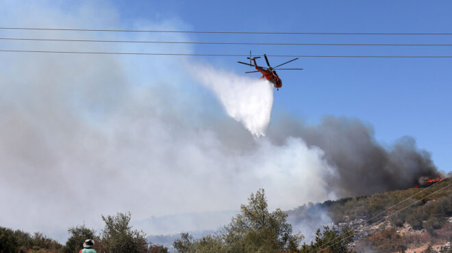 φωτιά-στην-αττική-σε-πεντέλη-βριλήσσι-563169856