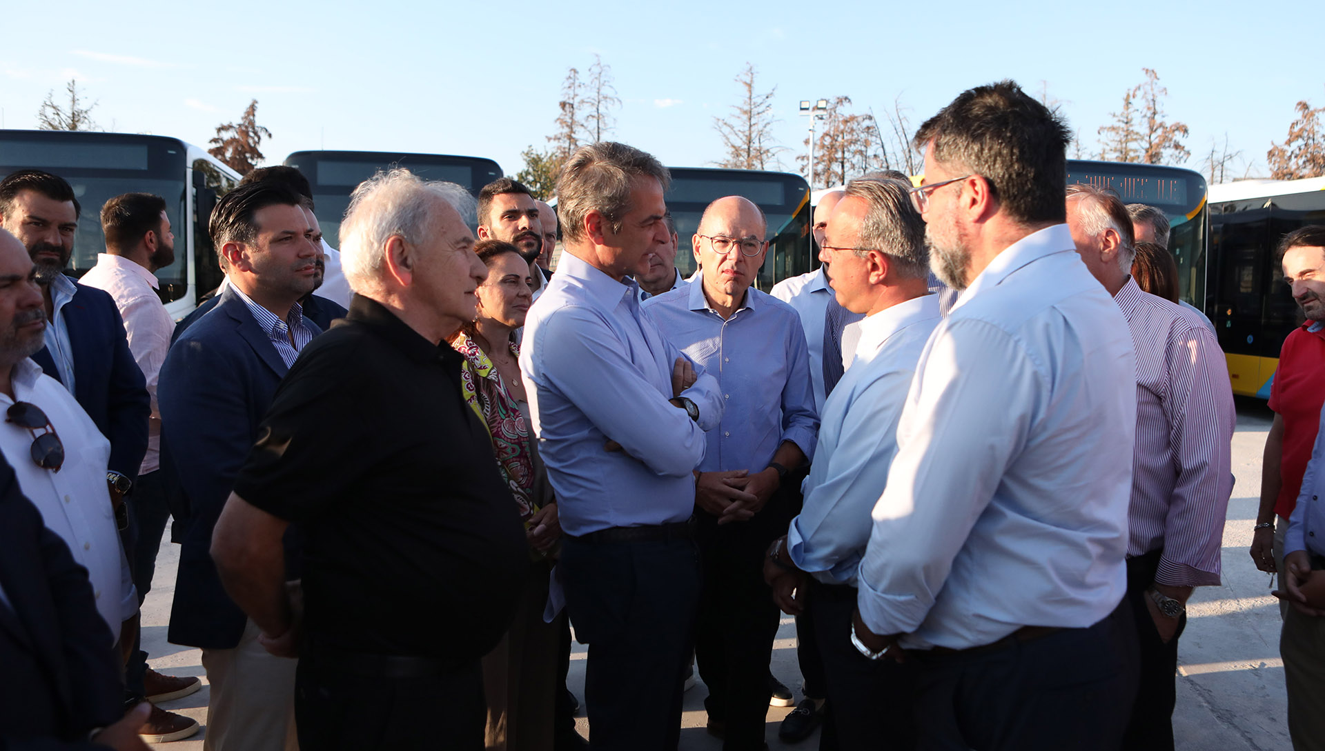 Στους δρόμους από σήμερα 30 νέα αστικά λεωφορεία – Μητσοτάκης: «Επενδύουμε συστηματικά στα ΜΜΜ»-1