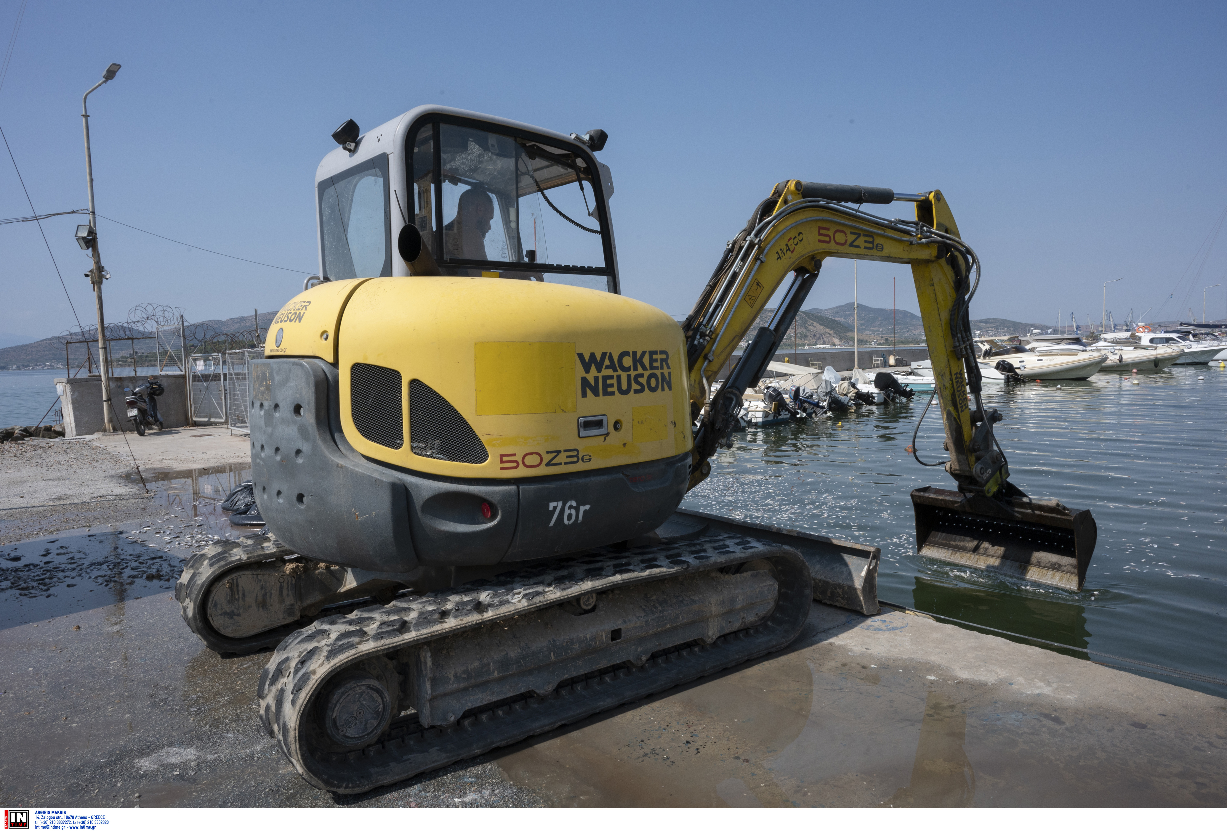 Βόλος: Σε εξέλιξη ο καθαρισμός των νερών από τα χιλιάδες νεκρά ψάρια-2