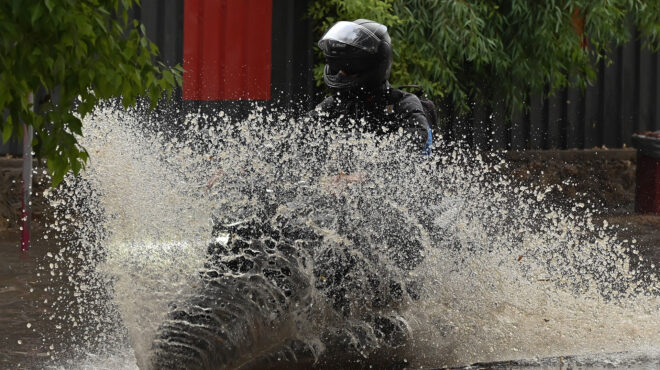 καιρός-με-βροχές-και-καταιγίδες-μπαίν-563198452