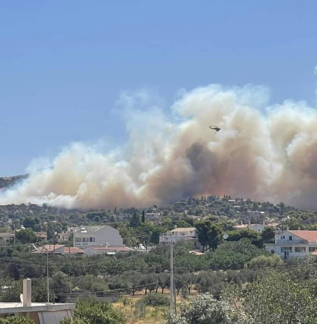 Σε ύφεση η φωτιά στο Κορωπί-1
