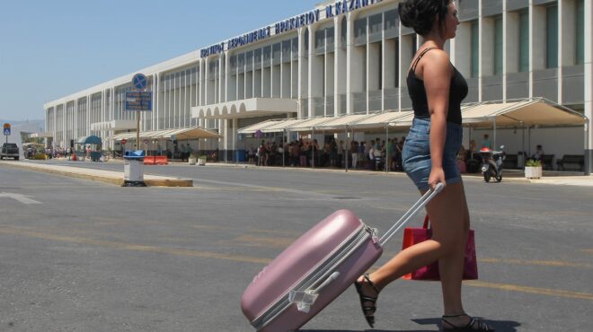 μποτιλιάρισμα-αεροσκαφών-στο-fir-αθηνών-563189566