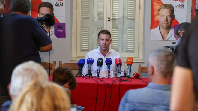 συριζα-ζυγίζουν-δυνάμεις-σε-εκρηκτικ-563189149