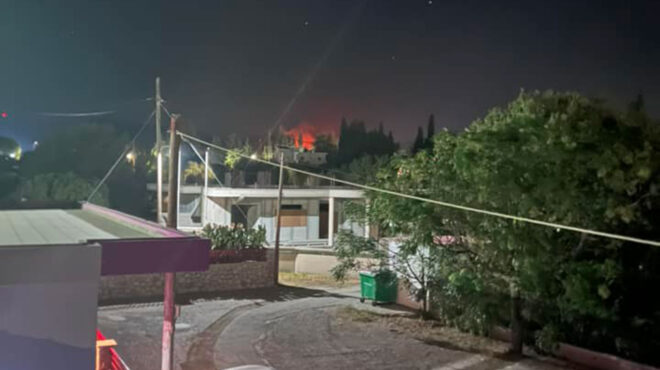 πυρκαγιά-στον-αρχάγγελο-της-ρόδου-563192398