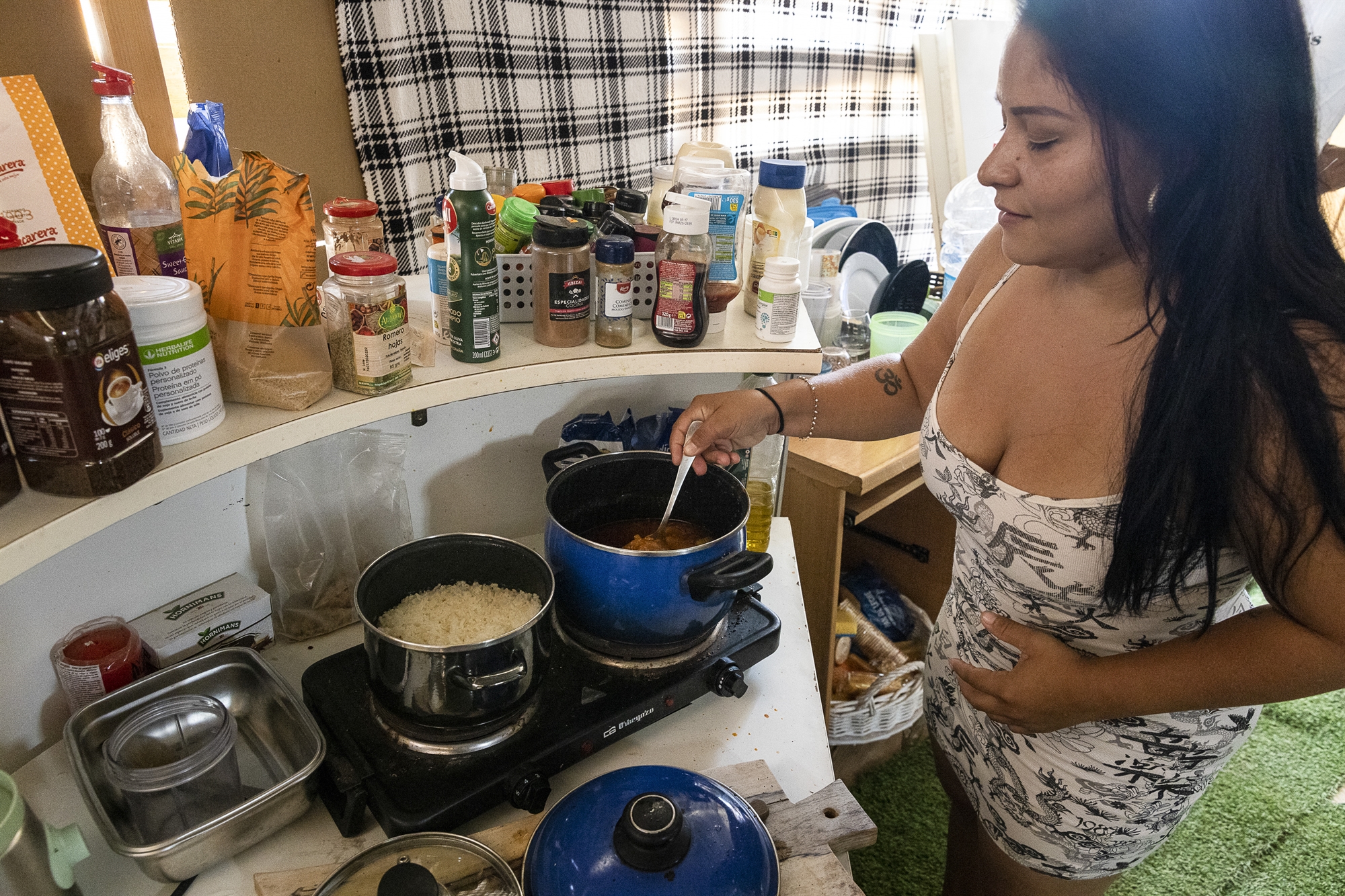 Στην Ιμπιζα οι εργαζόμενοι κατοικούν σε αντίσκηνα-2