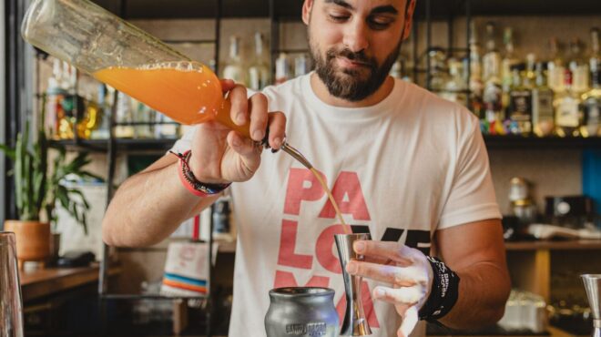 10-μπαρ-για-να-τα-πιούμε-τον-αύγουστο-563171833