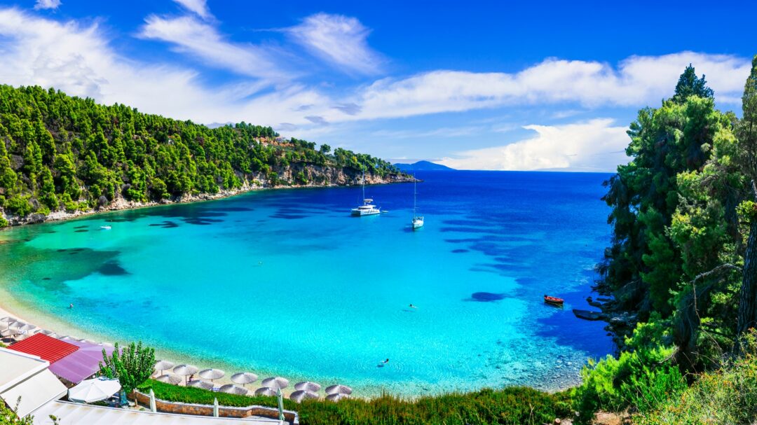 στροφή-σε-νέους-διαφορετικούς-προορι-563197321