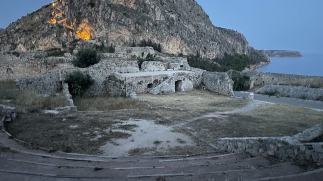 η-πρώτη-συνάντηση-σεφέρη-καρούζου-563153773