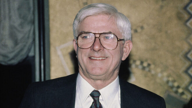 φιλ-ντόναχιου-πέθανε-ο-παρουσιαστής-π-563179078